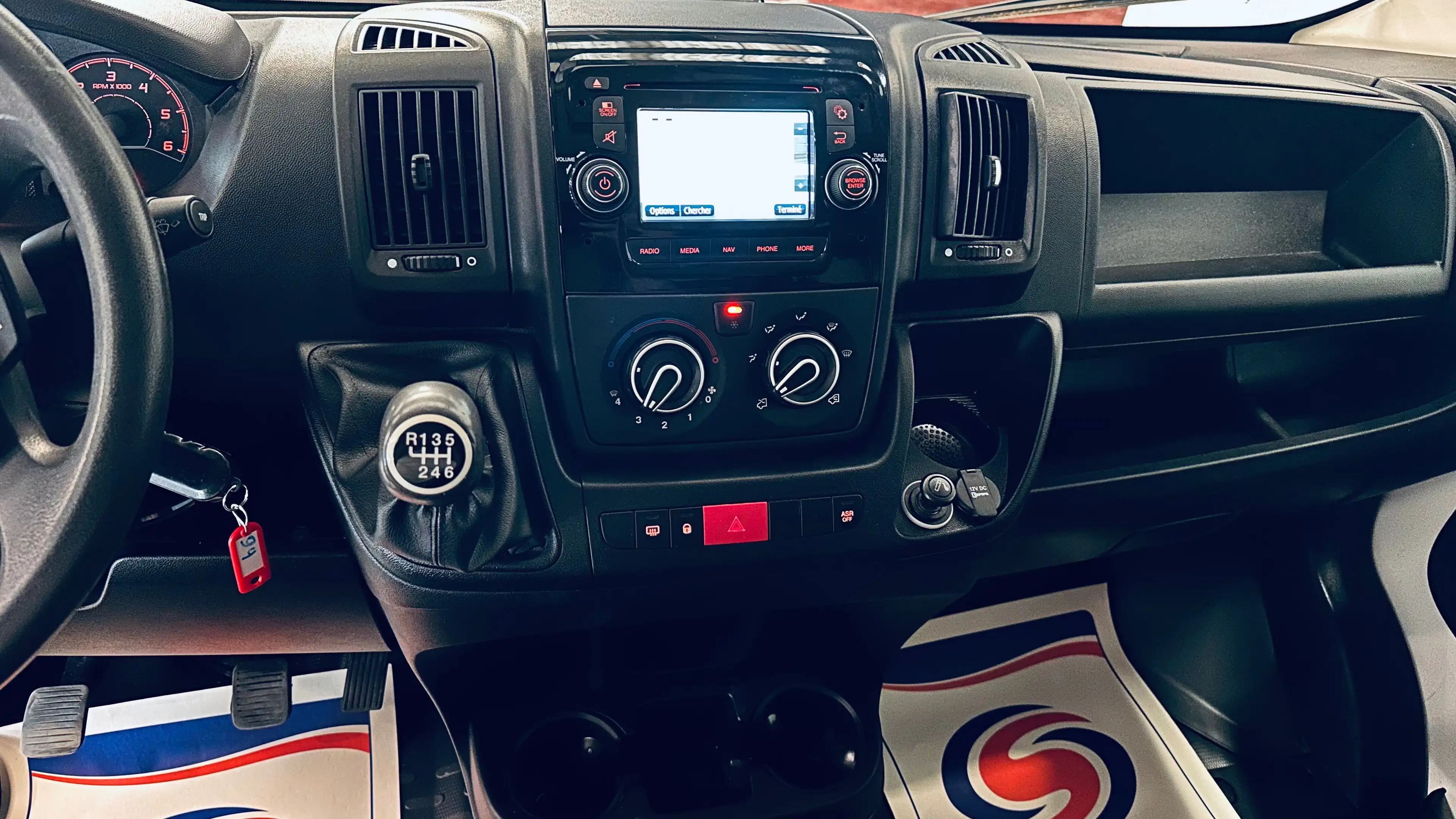 Peugeot Boxer 2.0 BlueHDi L2H2 3 PLACES PDC NAVI CLIM BLUETOOTH GALERIE TOIT — photo 8