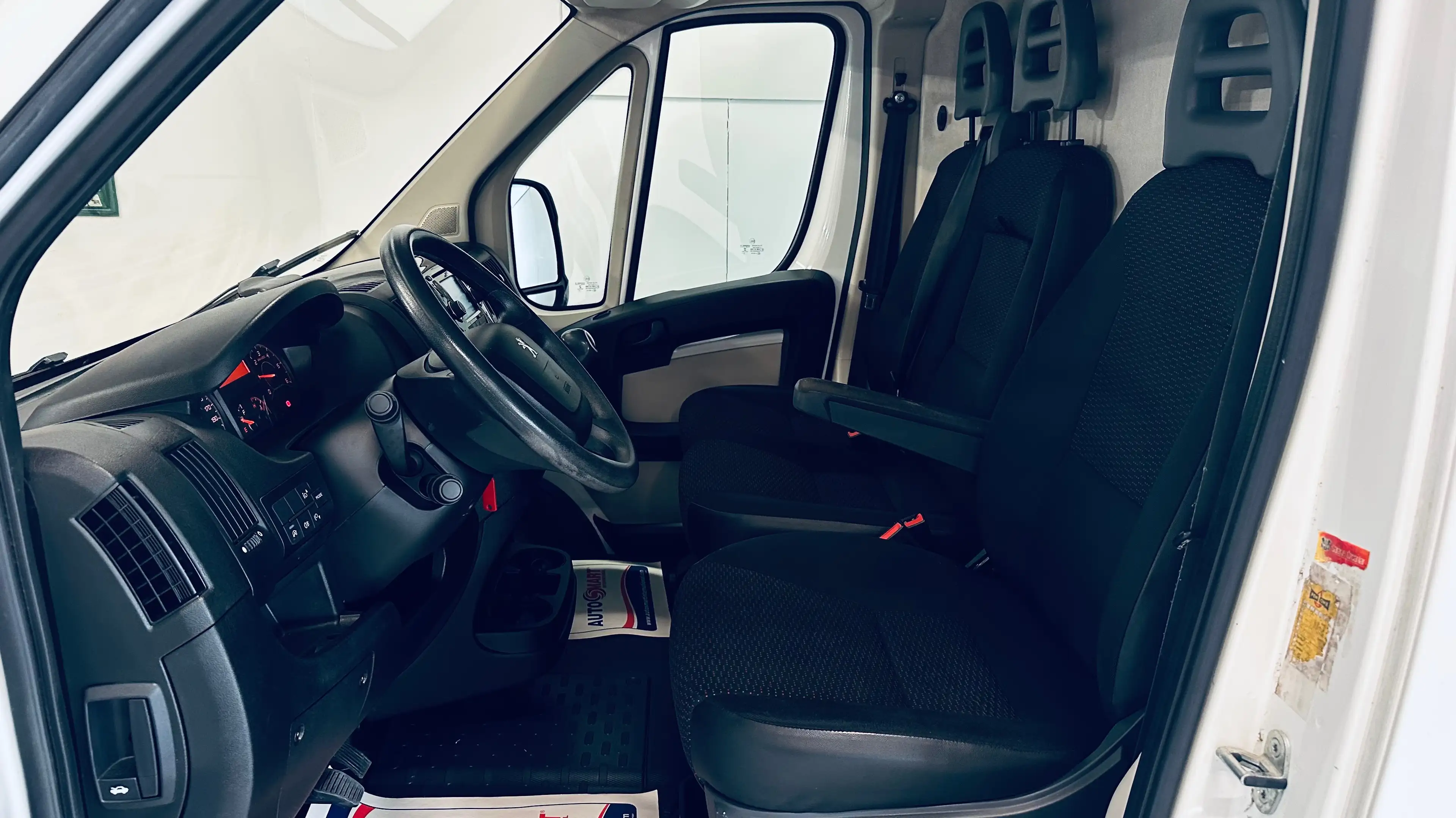 Peugeot Boxer 2.0 BlueHDi L2H2 3 PLACES PDC NAVI CLIM BLUETOOTH GALERIE TOIT — photo 6