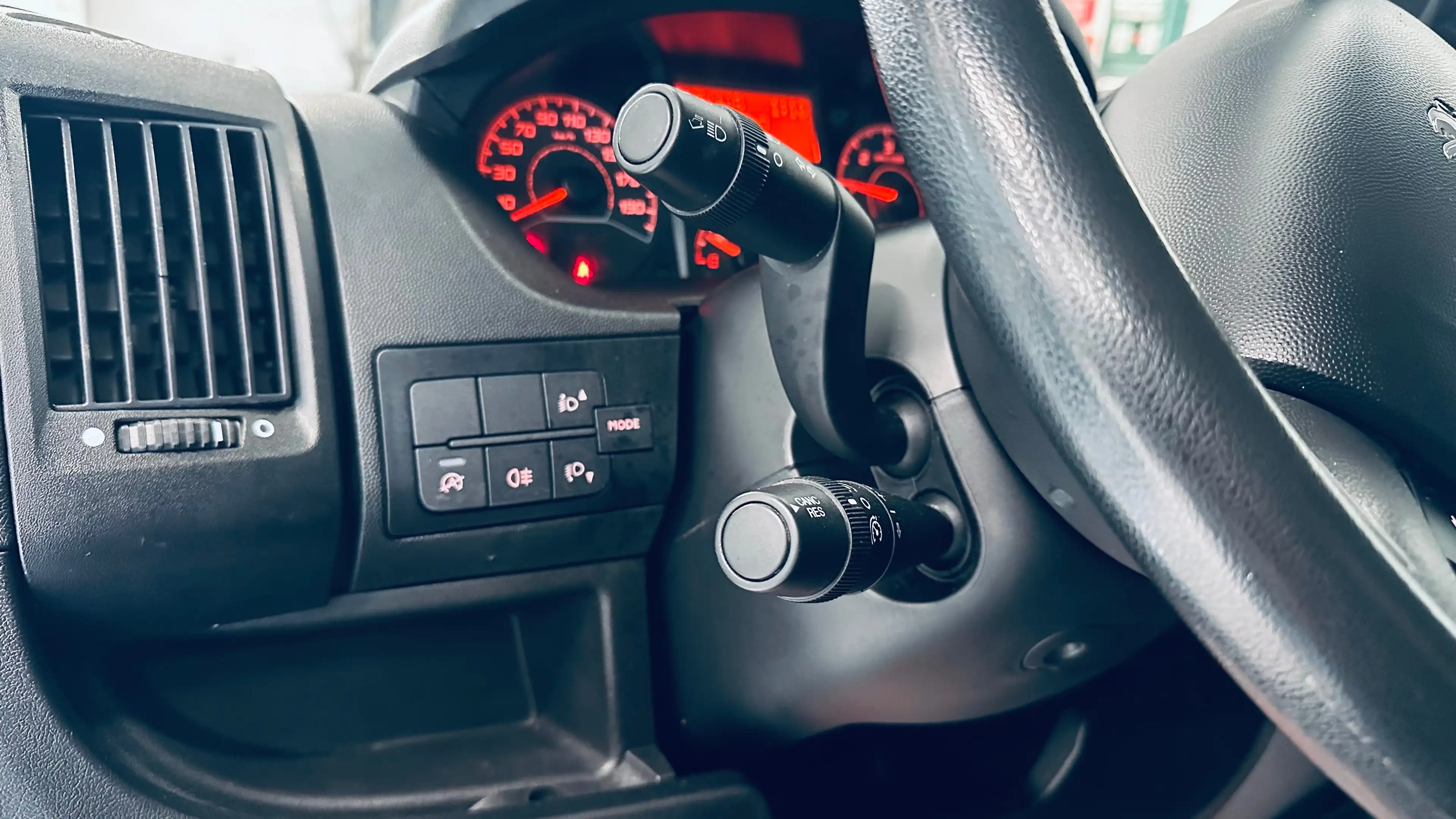 Peugeot Boxer 2.0 BlueHDi L2H2 3 PLACES PDC NAVI CLIM BLUETOOTH GALERIE TOIT — photo 9
