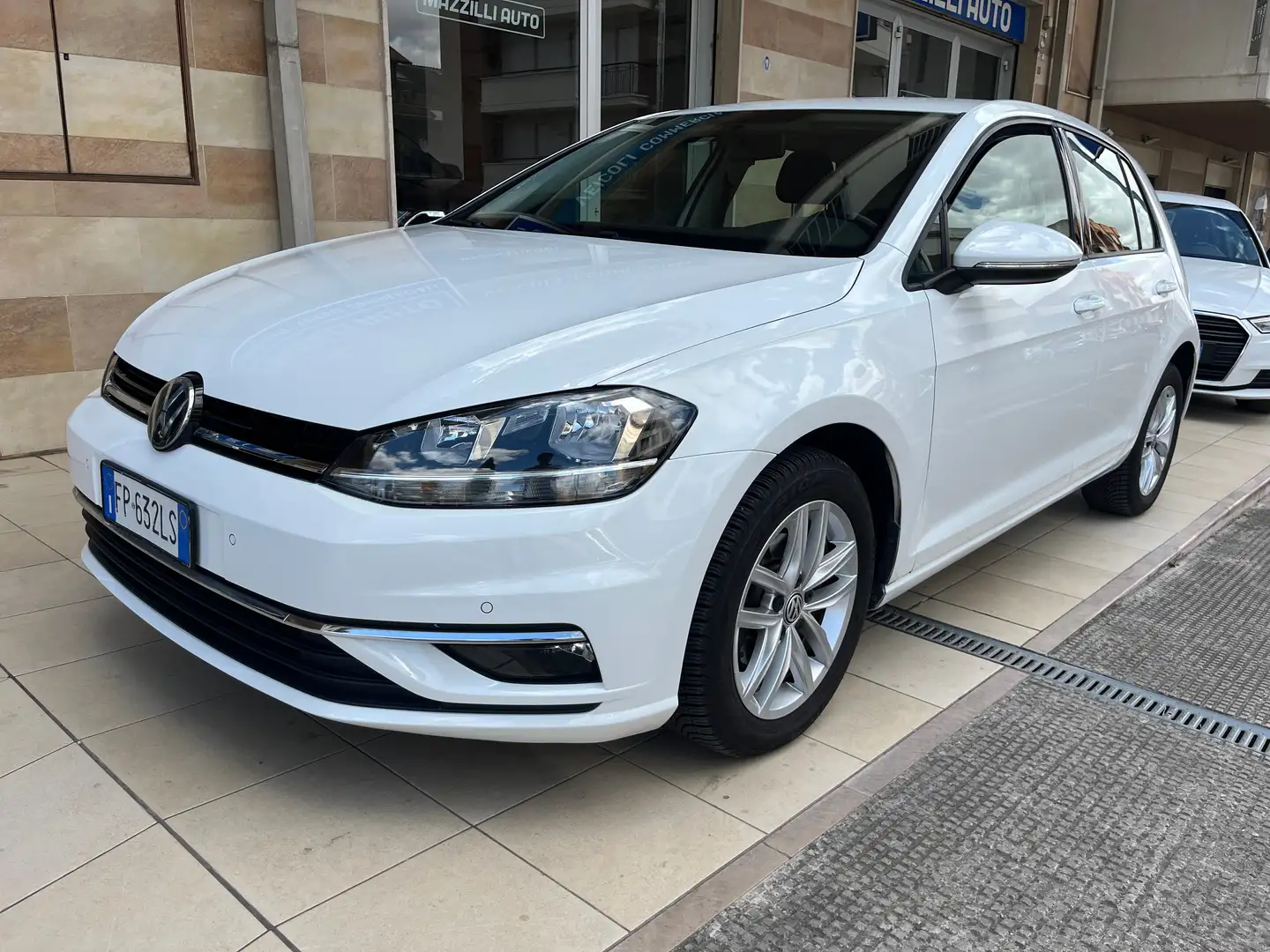 Volkswagen Golf Golf VII 5p 1.0 tsi 110cv Bianco - 1