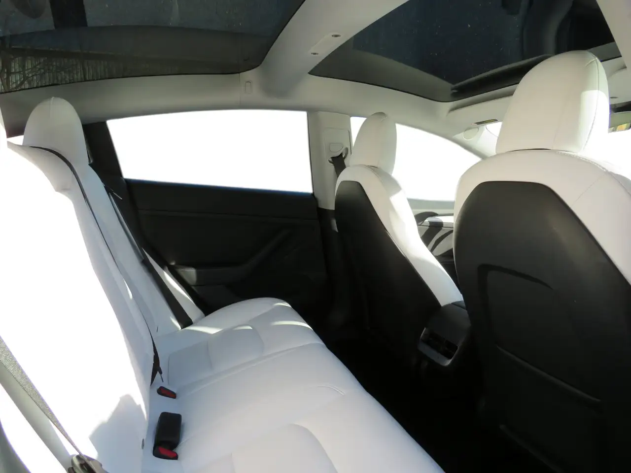 Tesla Model 3 fotografie Tesla Model 3