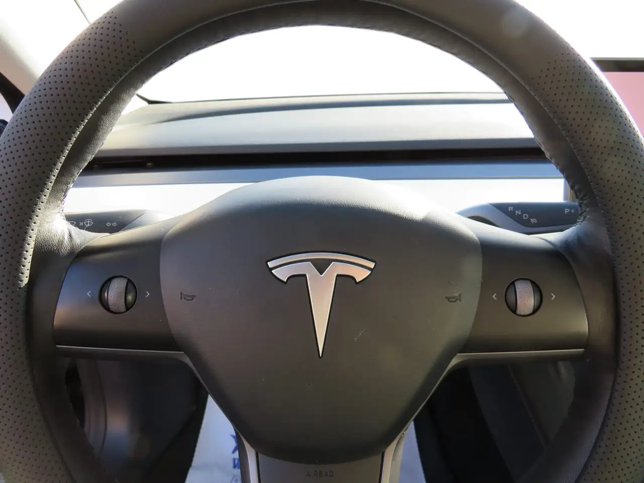 Tesla Model 3 fotografie Tesla Model 3