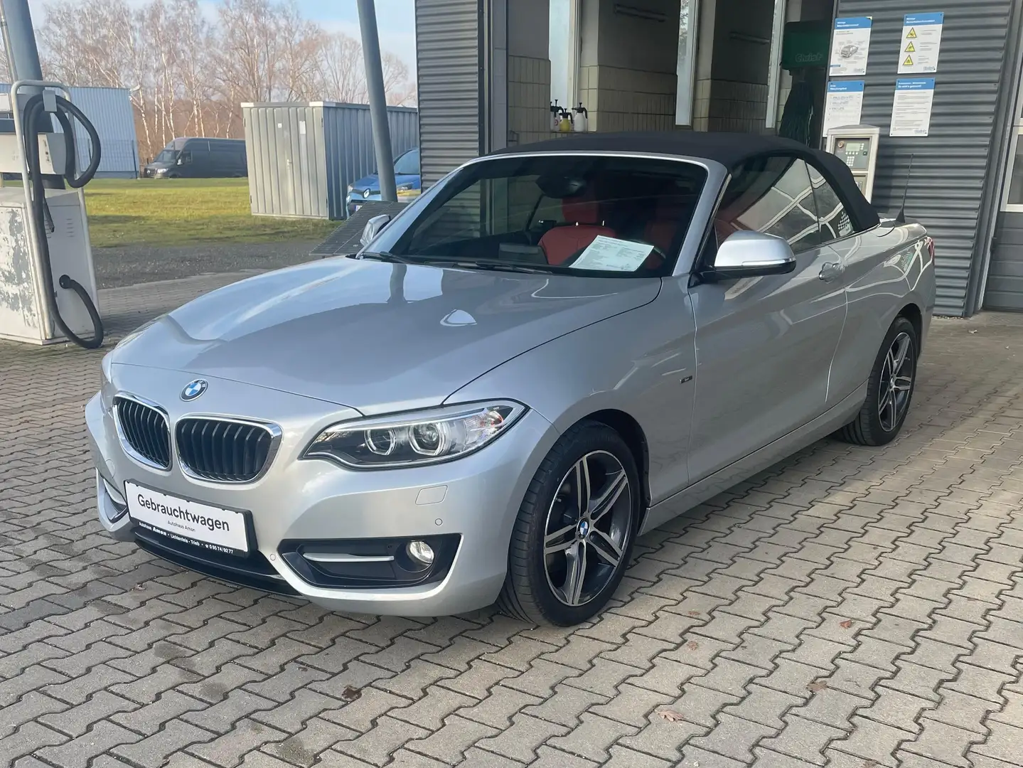 BMW 220 220i Cabrio Aut. Sport Line Silber - 2