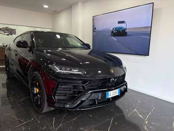 Urus 4.0 V8 auto