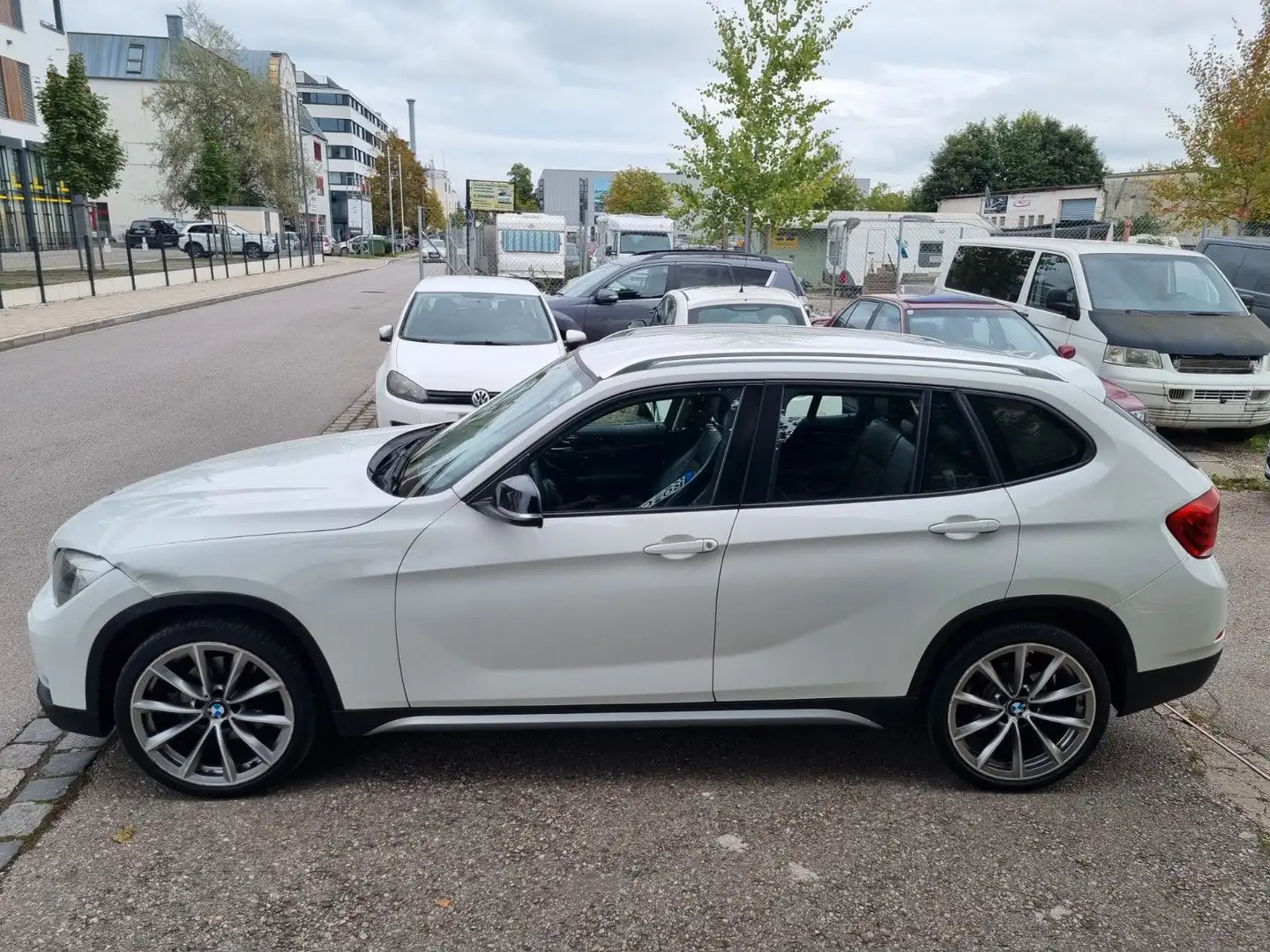 BMW X1 18 d sDrive*KLIMA*SHZ* Blanc - 2