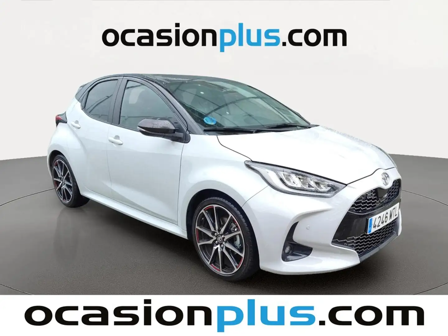 Toyota Yaris 130H 1.5 GR Sport Plus Gris - 2