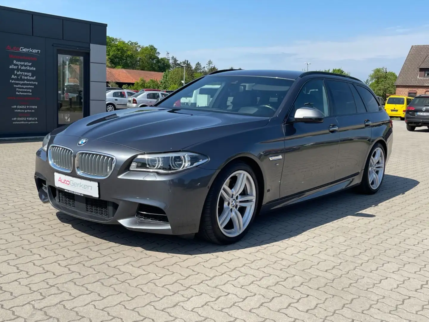 BMW 550 d xDrive Innovations-Paket 2HD Komfortsitze Серый - 2