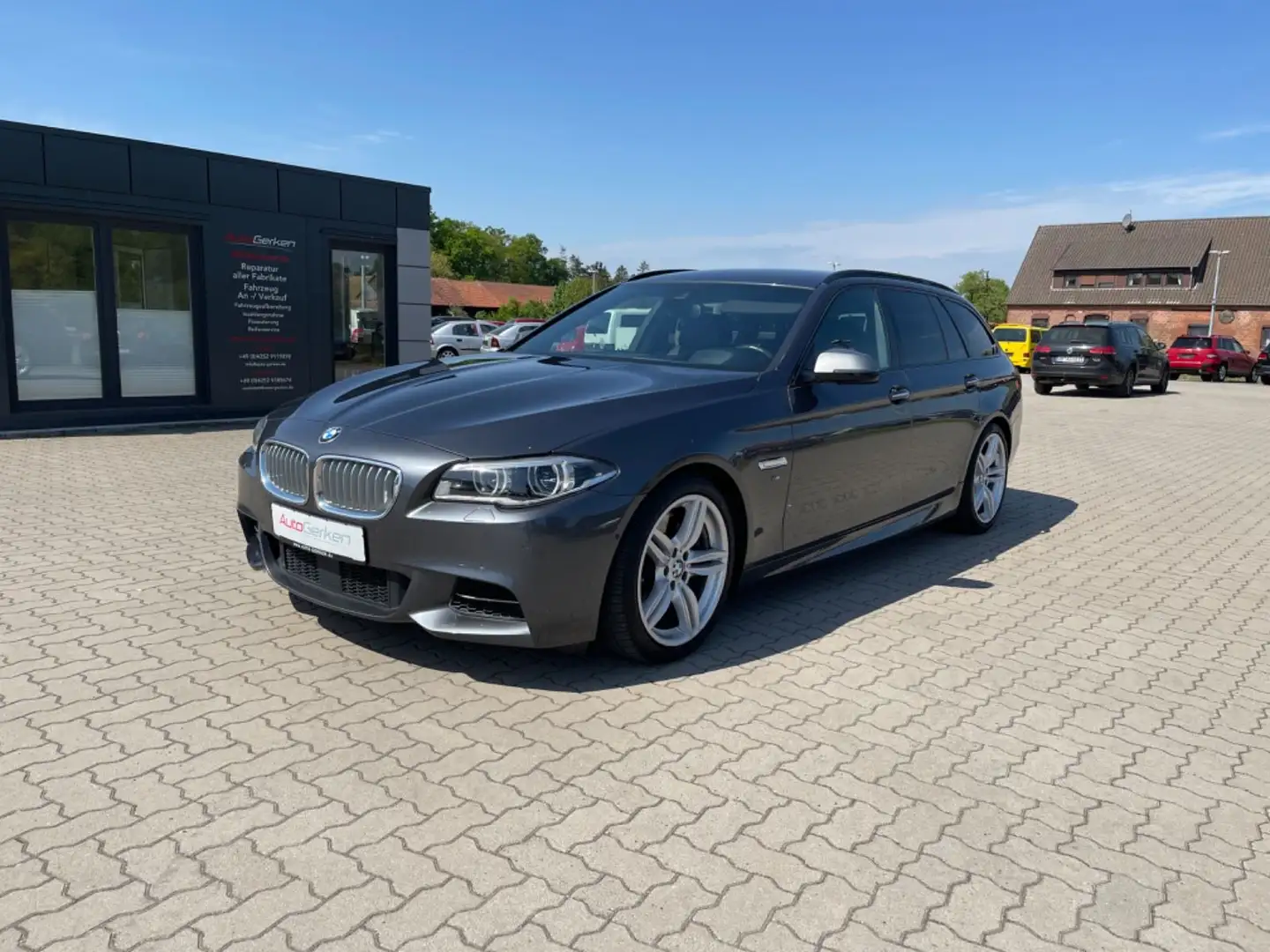 BMW 550 d xDrive Innovations-Paket 2HD Komfortsitze Серый - 1