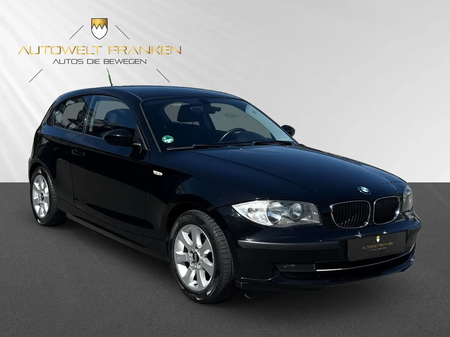 BMW 116 i *SEHR GEPFLEGT*VOLL SCHECKHEFT*TÜV NEU* Schwarz - 1
