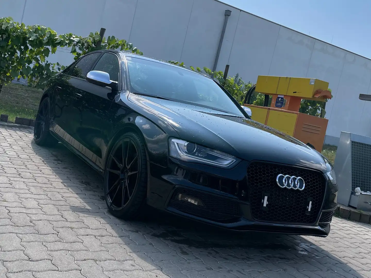 Audi S4 3,0 TFSI quattro S-tronic Schwarz - 2