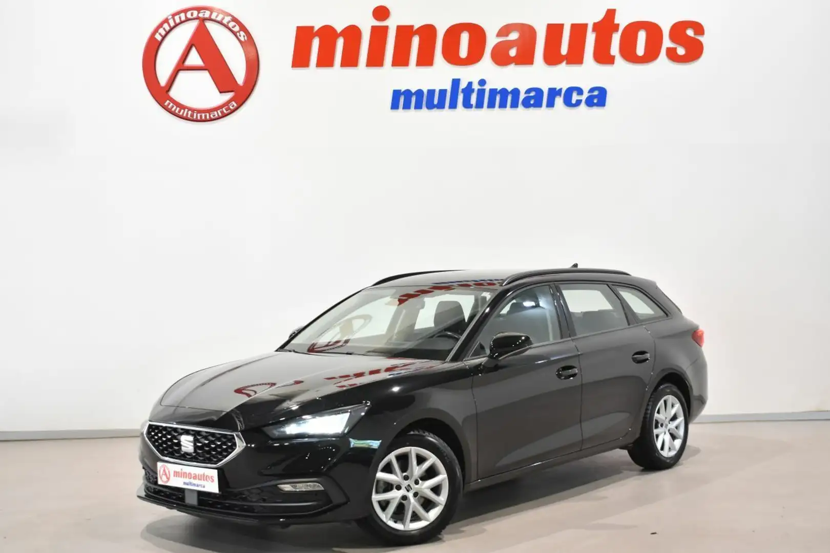 SEAT Leon IV 1.0 TSI 110 CV DSG STYLE Negro - 1