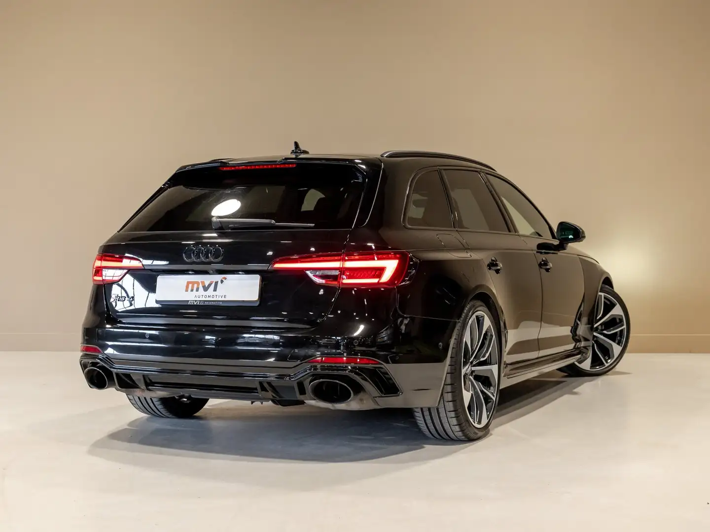 Audi RS4 A4 Avant 2.9 TFSI quattro / 450pk / Panorama dak / Negro - 2