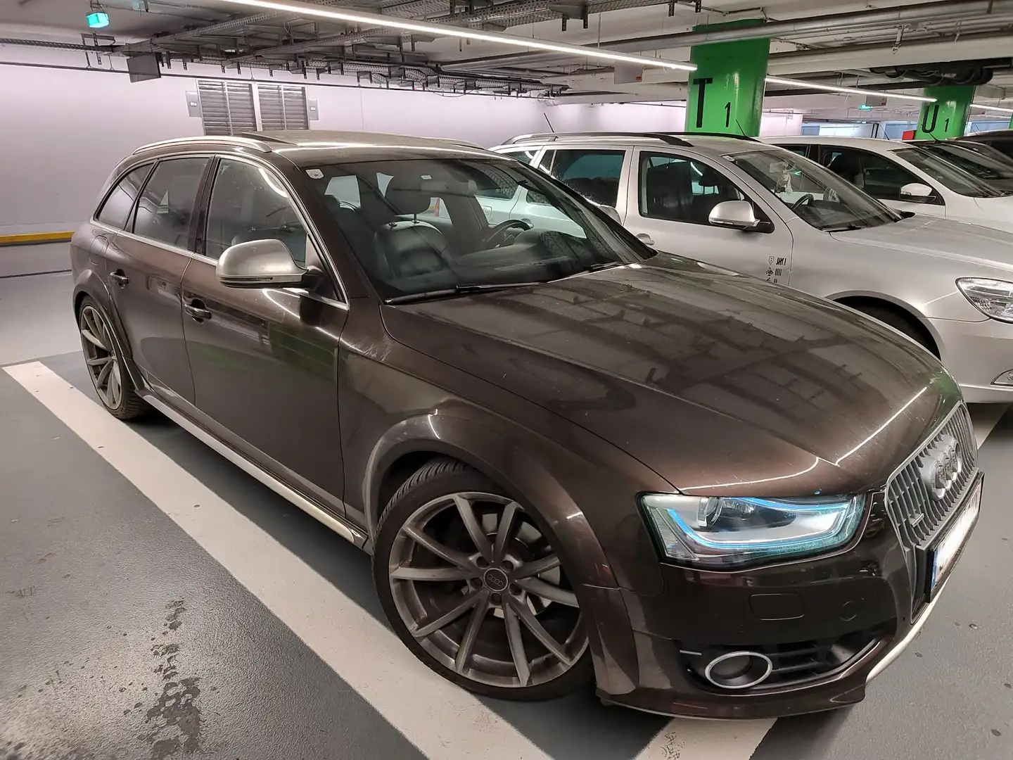 Audi A4 allroad 3,0 TDI quattro DPF S-tronic Braun - 1
