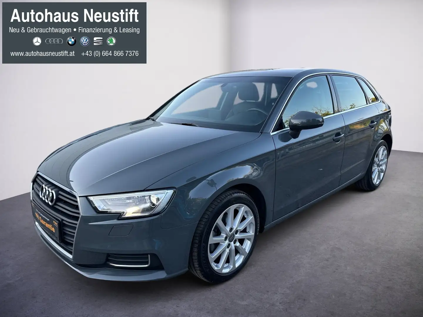 Audi A3 TFSI ACT Design Gris - 1