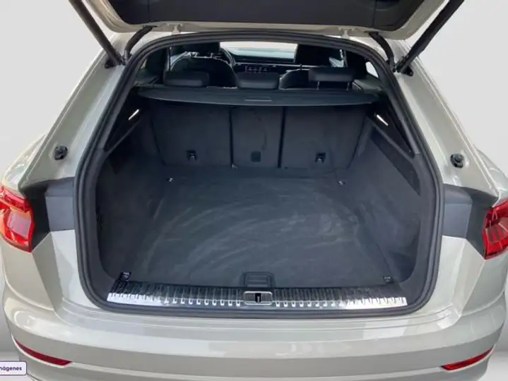 Audi Q8 2023, foto 10
