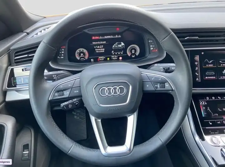 Audi Q8 2023, foto 7