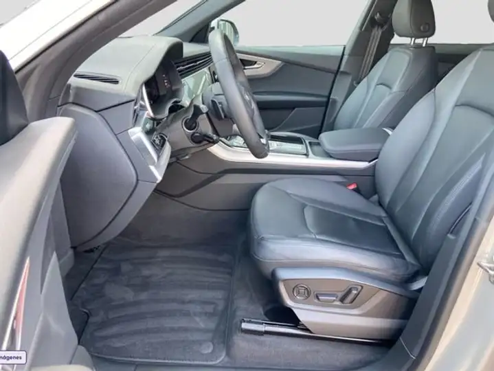 Audi Q8 2023, foto 8
