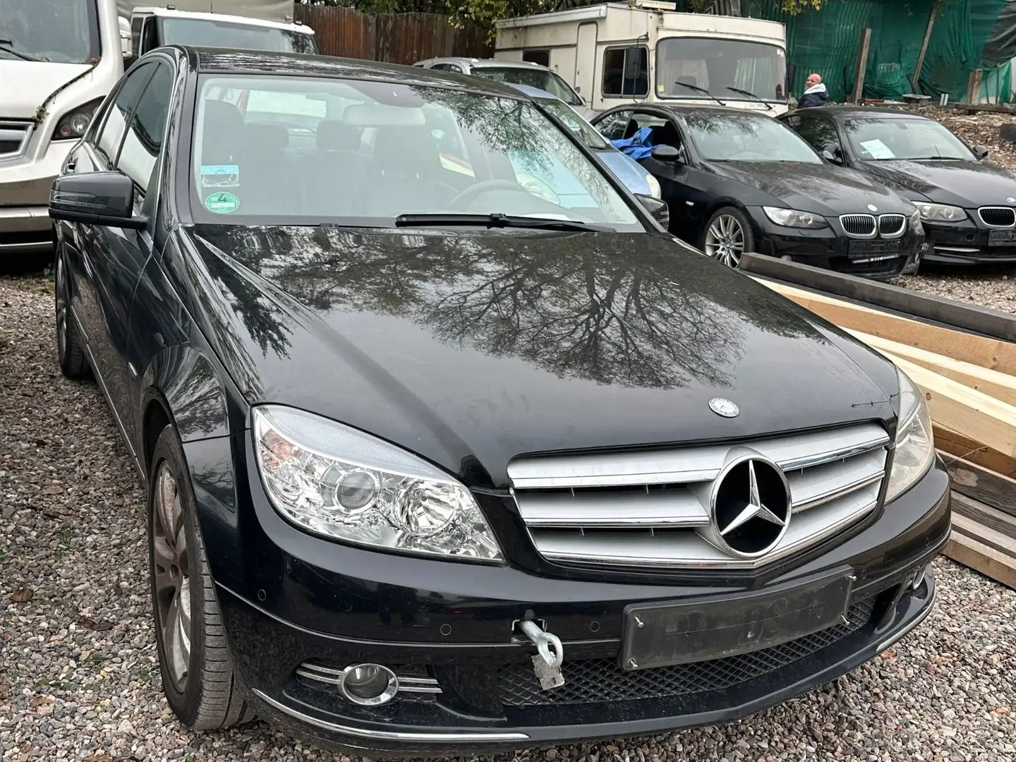 Mercedes-Benz C 200 CGI BlueEfficiency Schwarz - 1