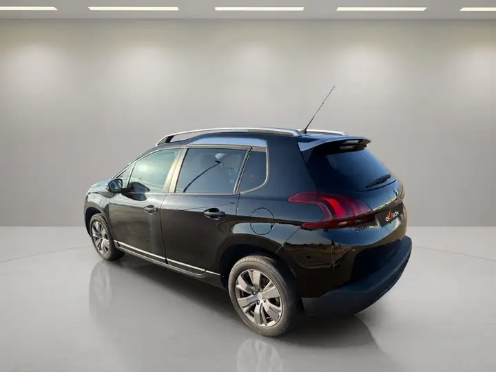 Peugeot 2008 1.2 Pure Tech Style (2017) 2018, foto 10