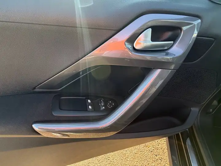 Peugeot 2008 1.2 Pure Tech Style (2017) 2018, foto 19