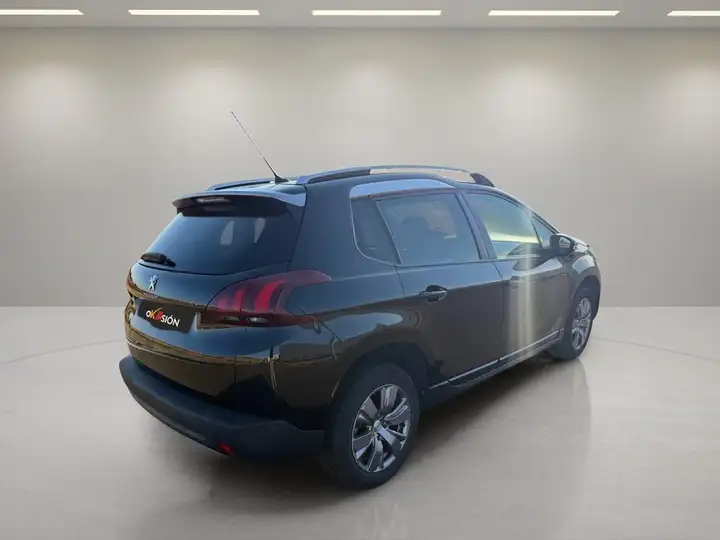 Peugeot 2008 1.2 Pure Tech Style (2017) 2018, foto 6