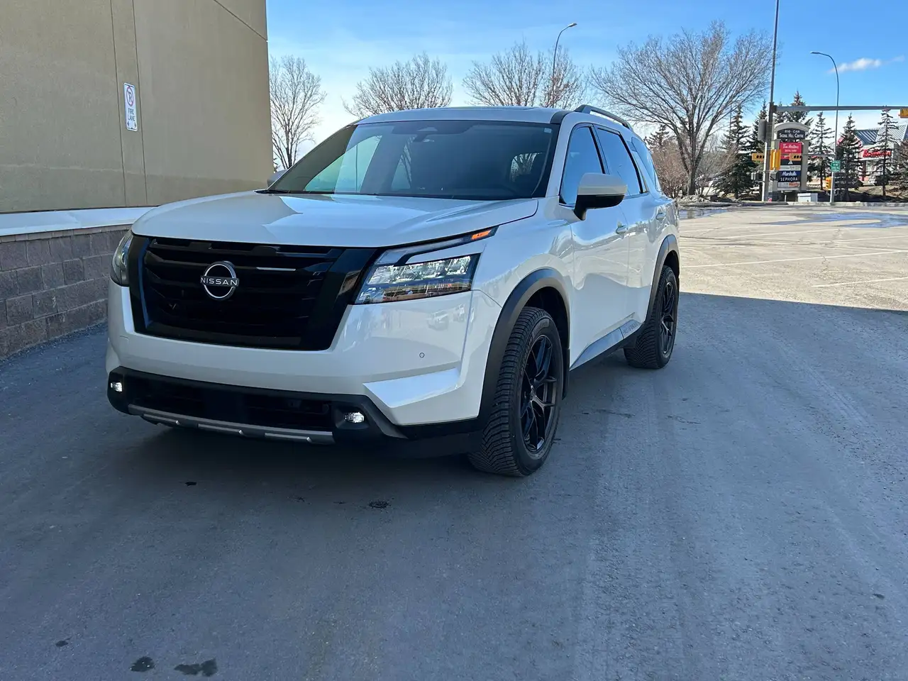 Nissan Pathfinder снимка Nissan Pathfinder