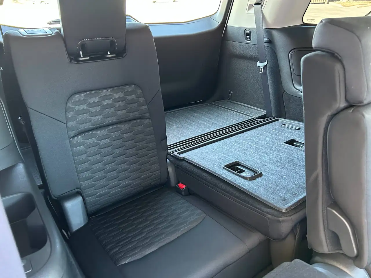 Nissan Pathfinder снимка Nissan Pathfinder