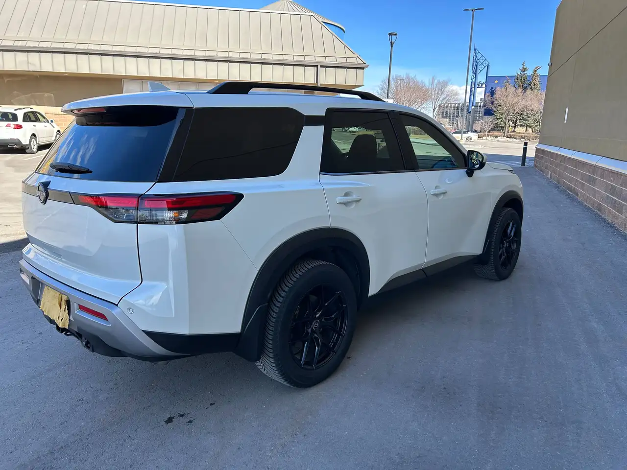 Nissan Pathfinder снимка Nissan Pathfinder