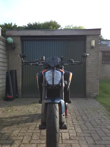 KTM 890 Duke R - foto 4