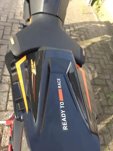 KTM 890 Duke R - foto 7