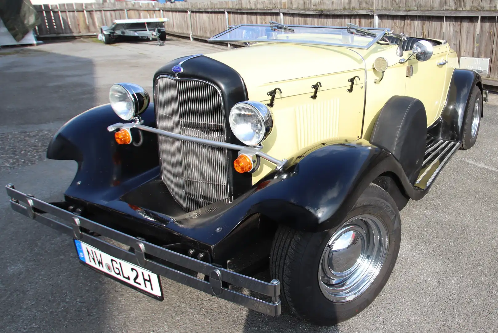 Ford Glassic Model A Žlutá - 1