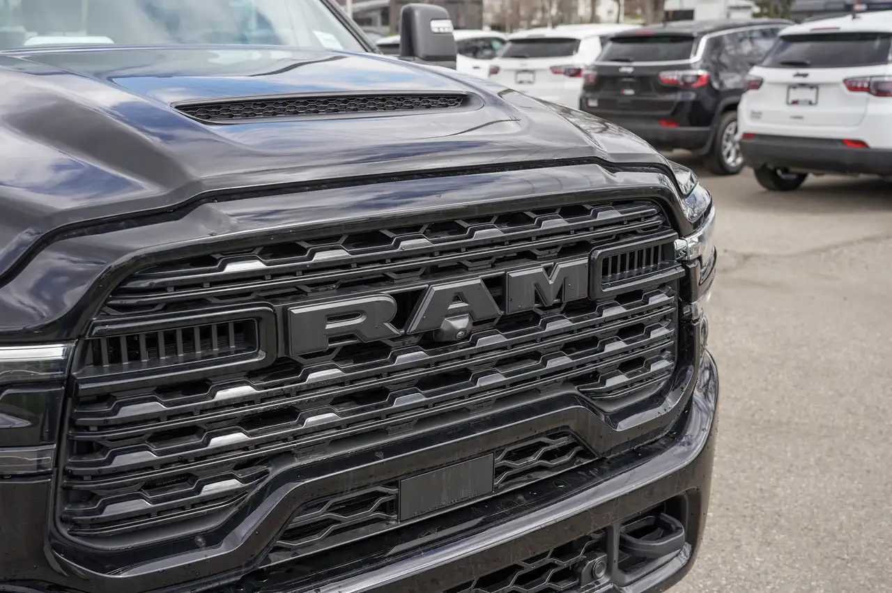 RAM 3500 снимка RAM 3500