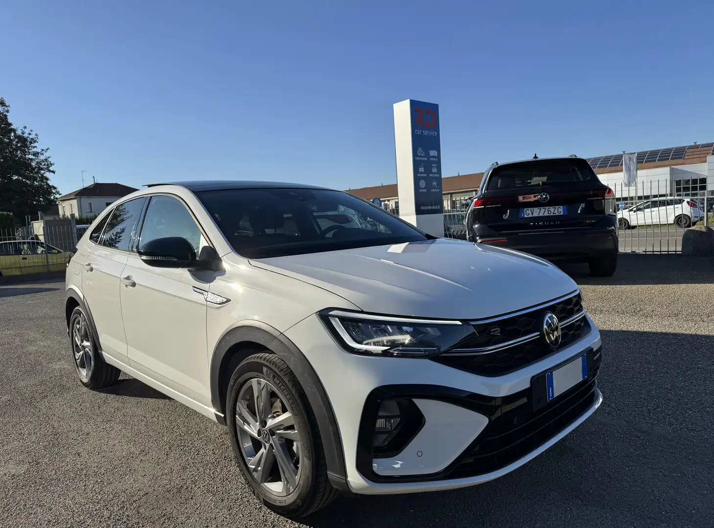 Volkswagen Taigo 1.0 tsi R-Line 115cv dsg Weiß - 2