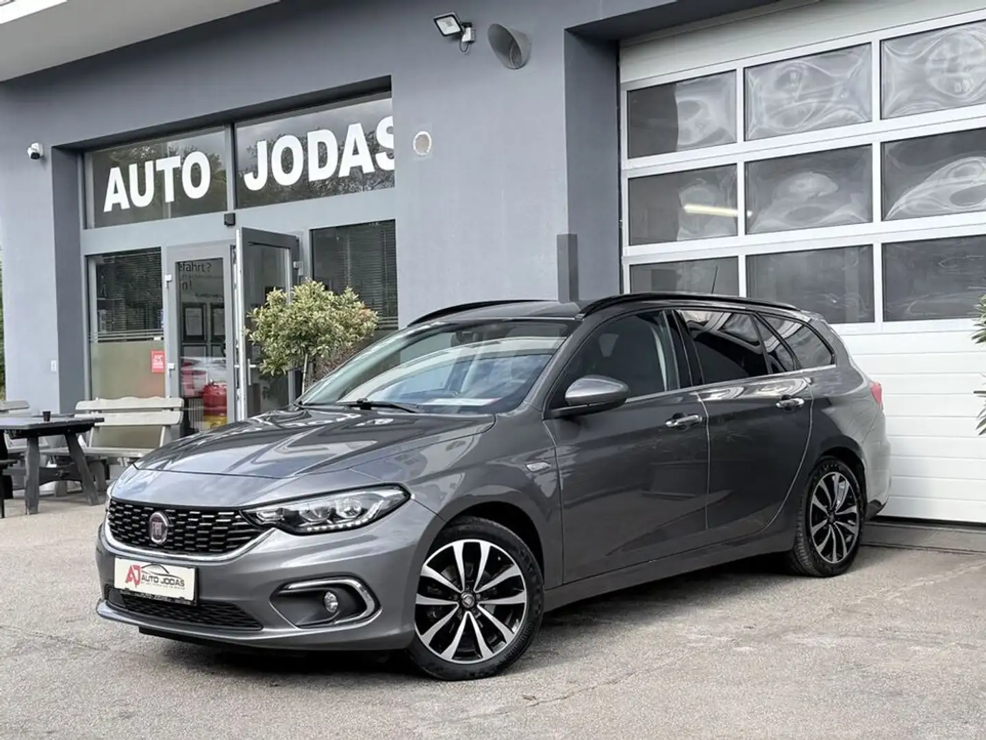 Fiat Tipo 1.4 T-Jet 120 Lounge **CarPlay/Kamera/Navi** Grau - 2