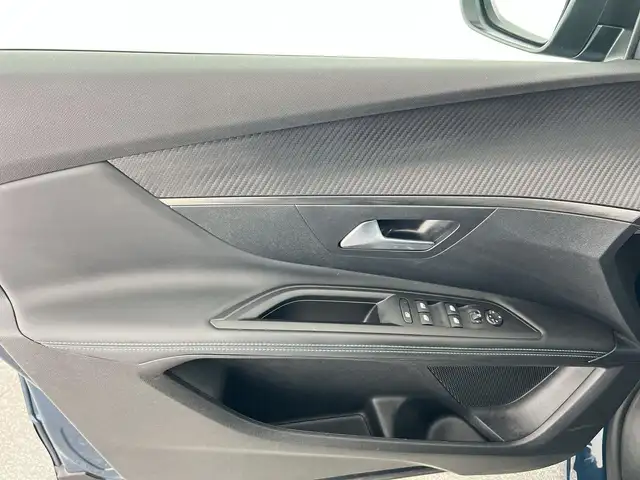 Peugeot 3008 view 11