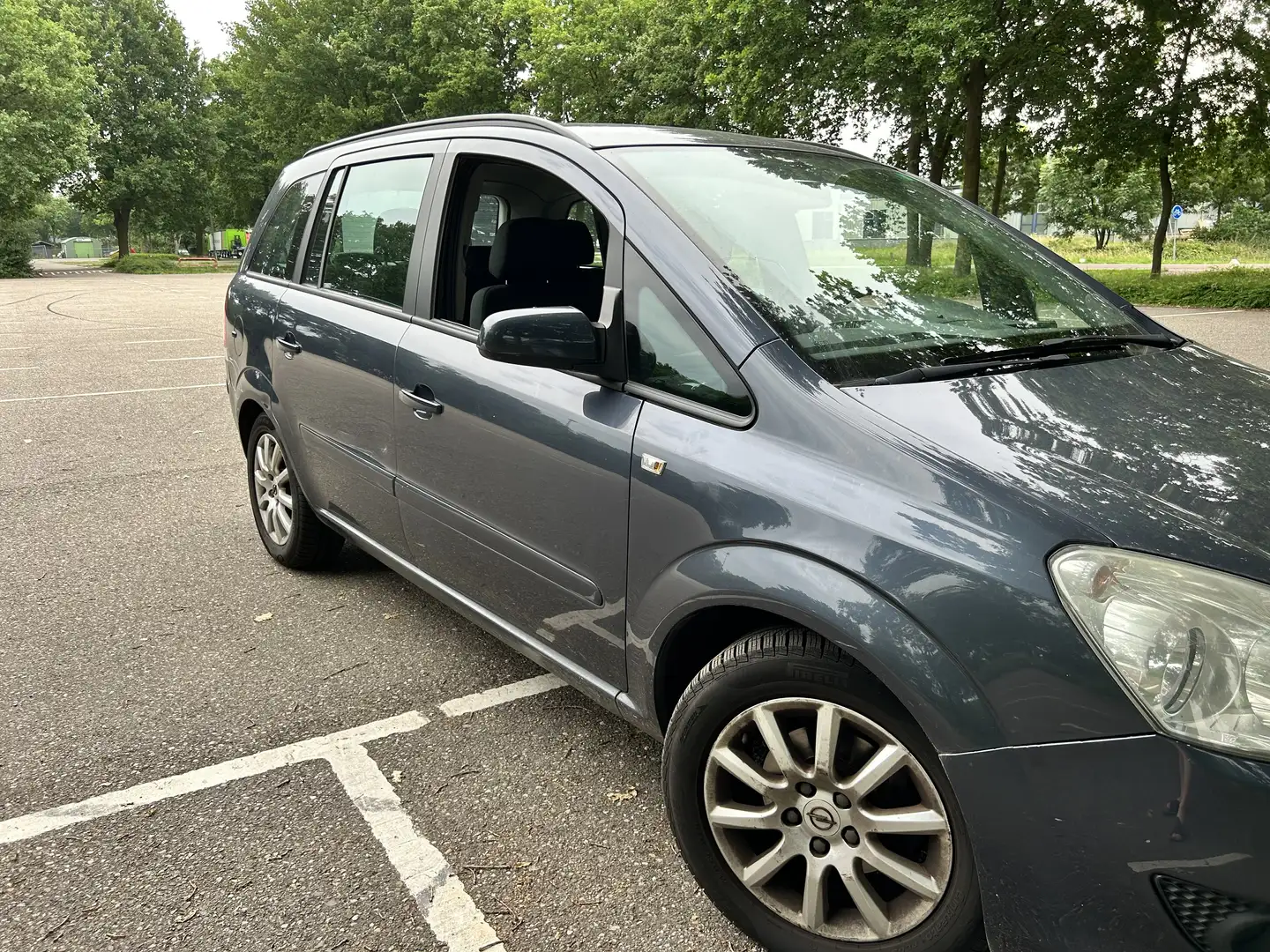 Opel Zafira 1.8 Temptation Grijs - 2
