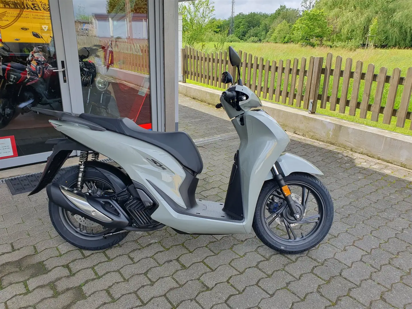 Honda SH 125 Neufahrzeug auf Lager Grijs - 2