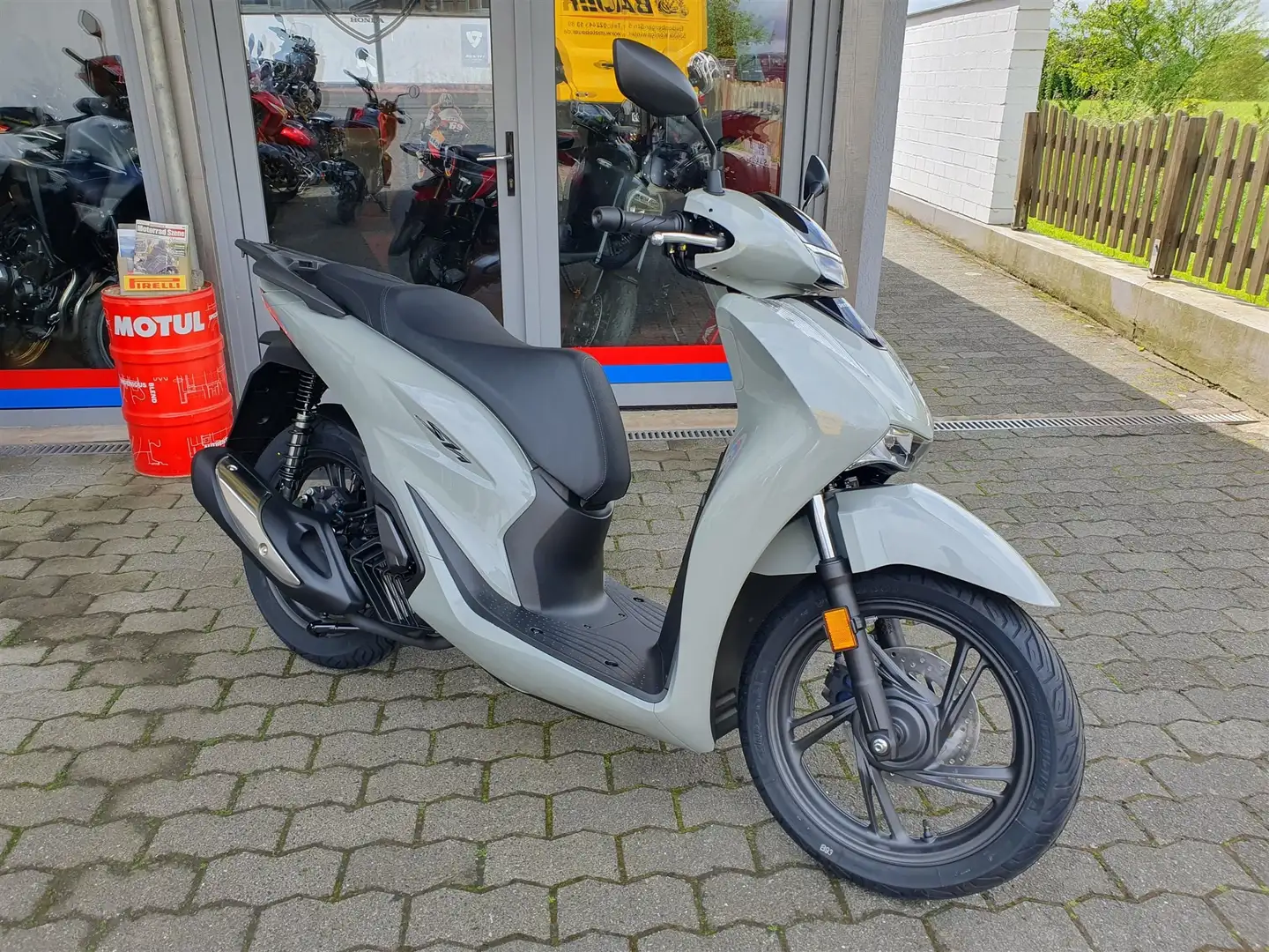 Honda SH 125 Neufahrzeug auf Lager Grijs - 1
