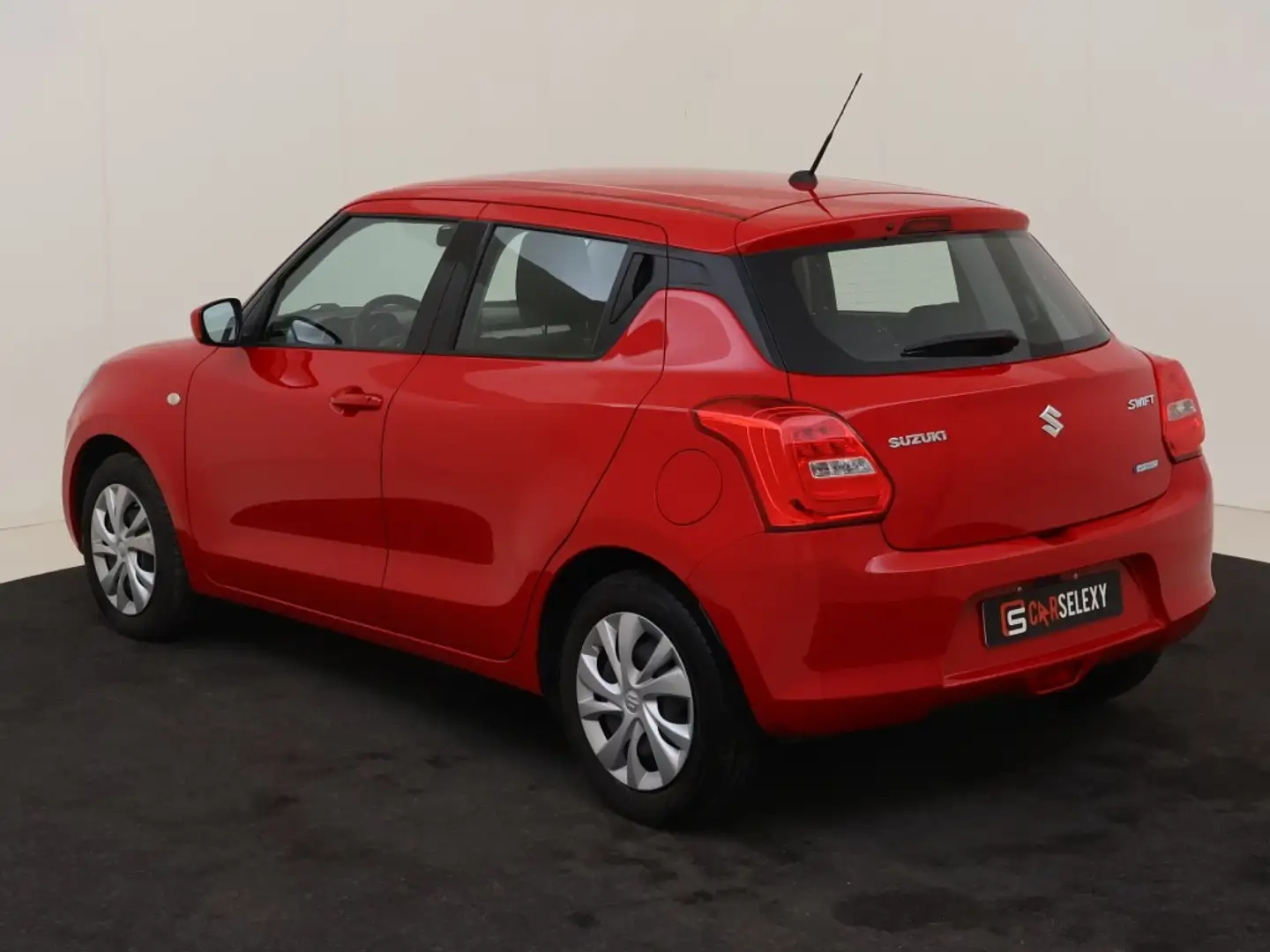 Suzuki Swift 1.2 Select SmartHybride Automaat Comfort en Zuinig Rood - 2