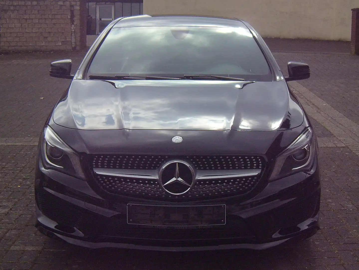 Mercedes-Benz CLA 180 Shooting Brake+AMG Line +Navi+LED+TOP+ Noir - 2