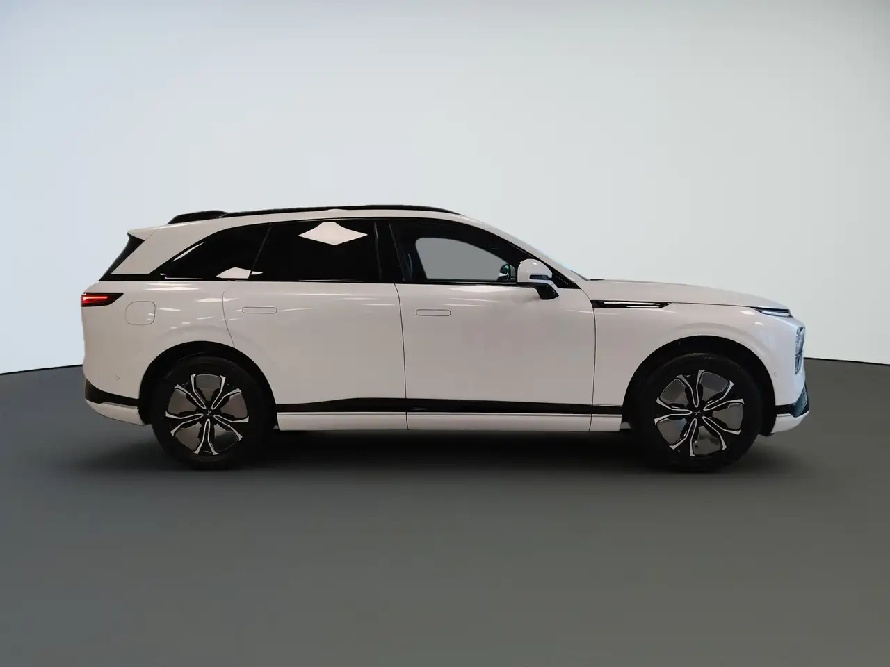 XPENG G9