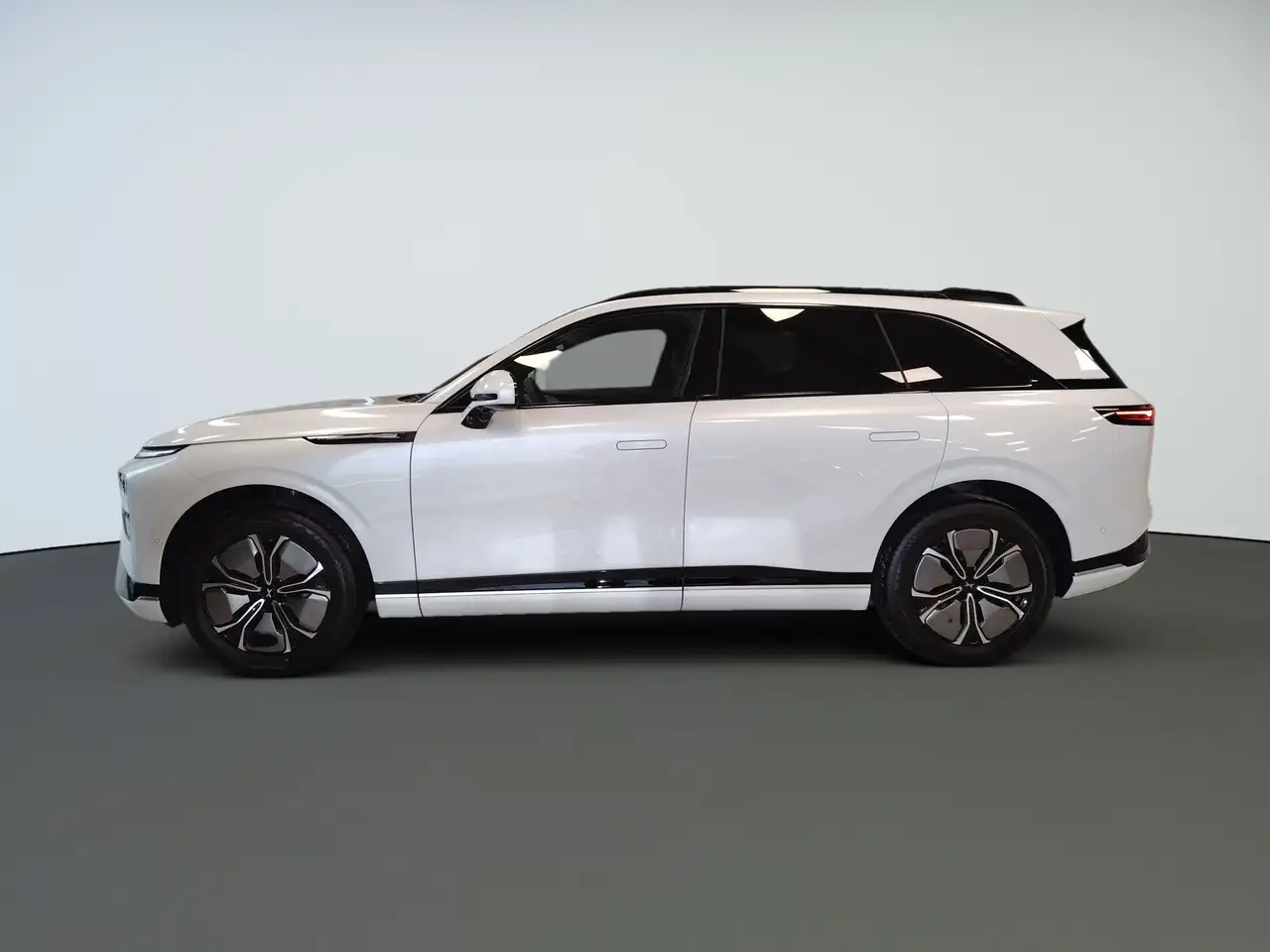 XPENG G9