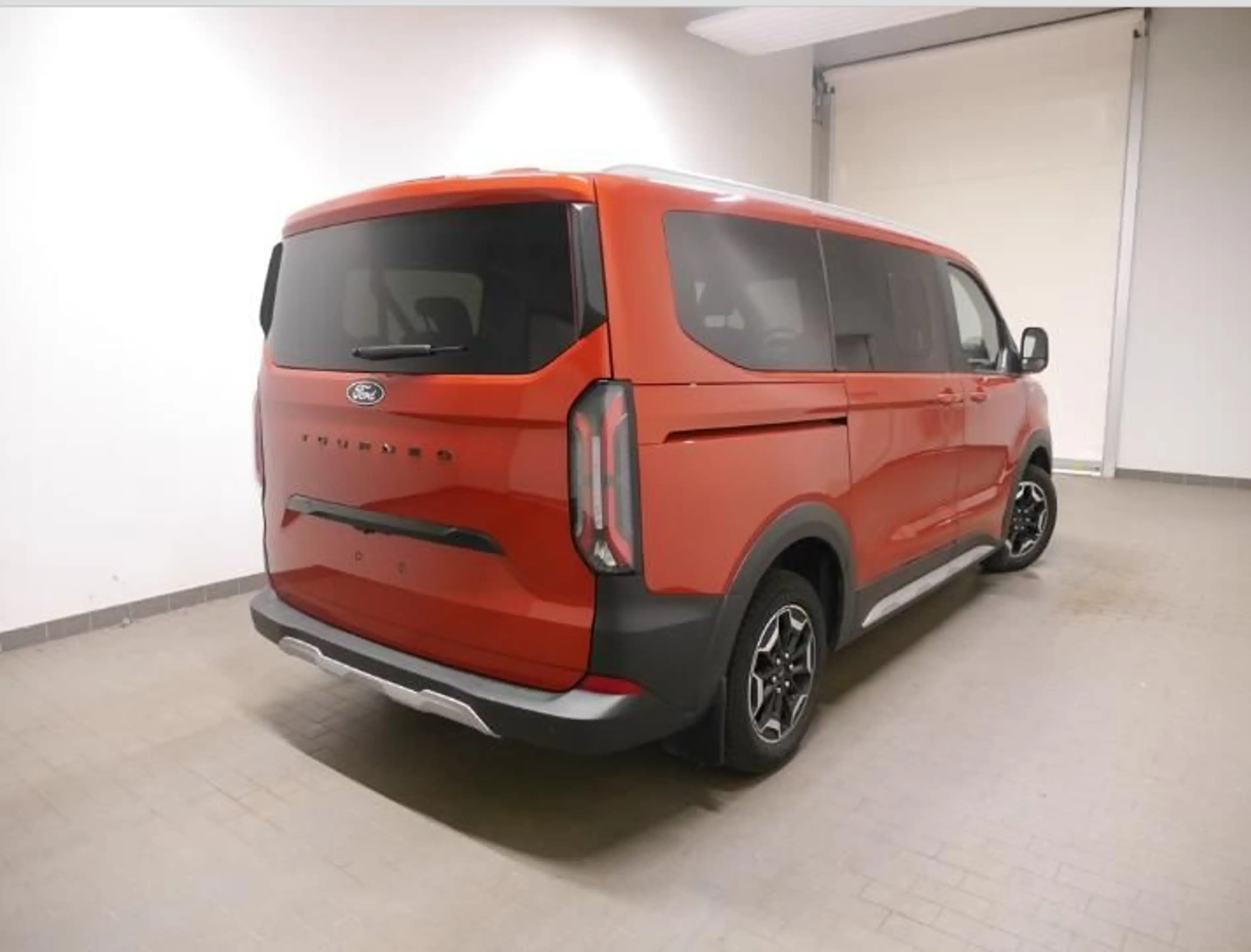Ford Tourneo Custom L1 Active AHK, B&O — photo 2