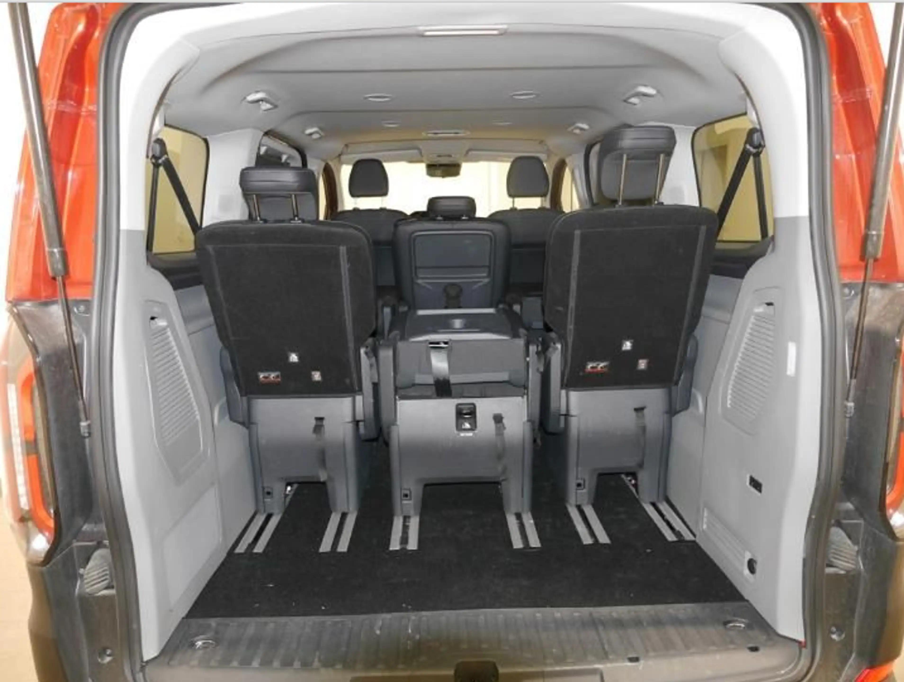 Ford Tourneo Custom L1 Active AHK, B&O — photo 4