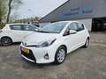 Toyota Yaris 1.5 Full Hybrid Aspiration Navi Cam LM15 1e eig Wit - thumbnail 2