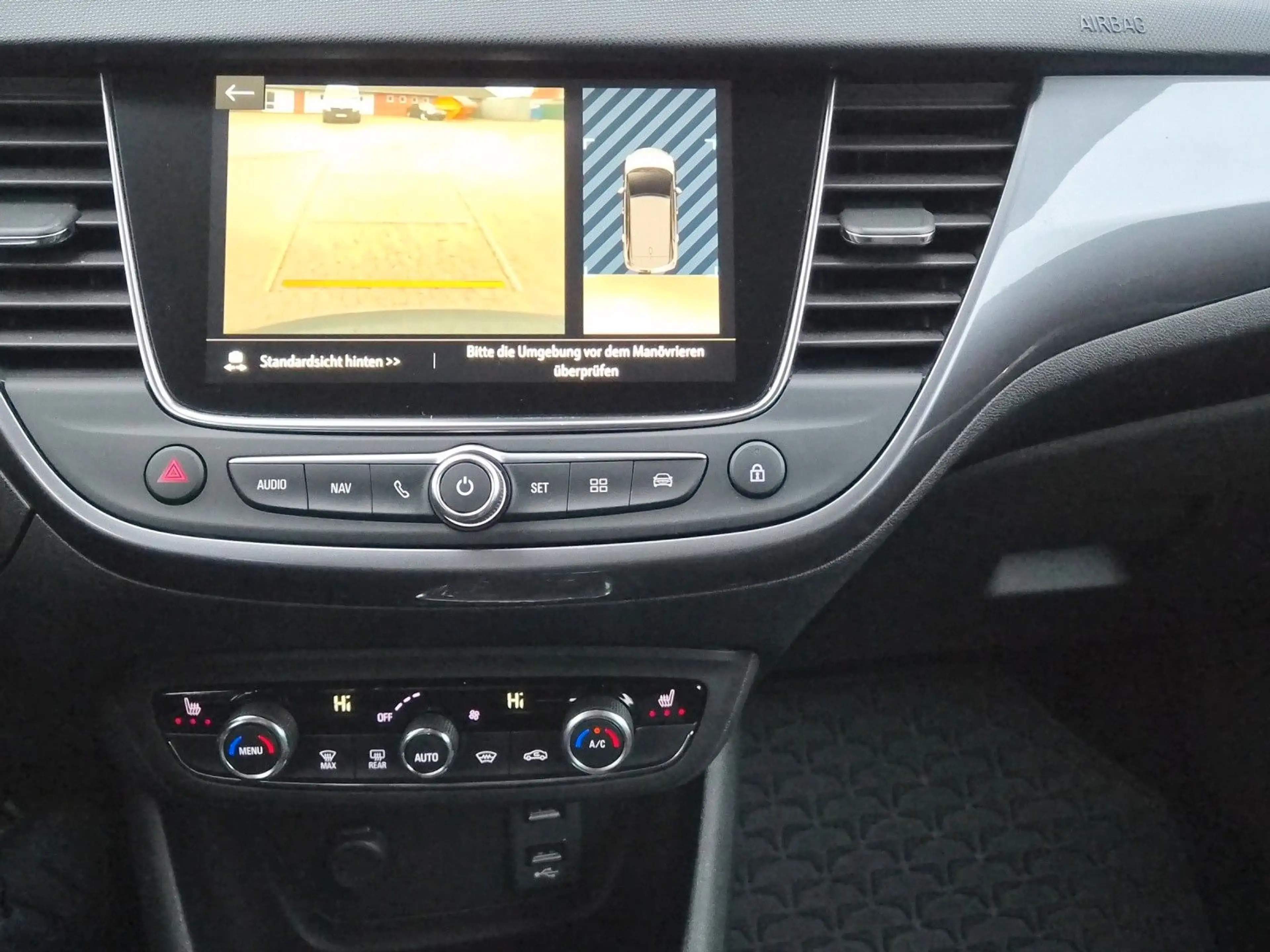 Opel Crossland X Automatik 1 Hand Tüv 07/2028 — photo 16