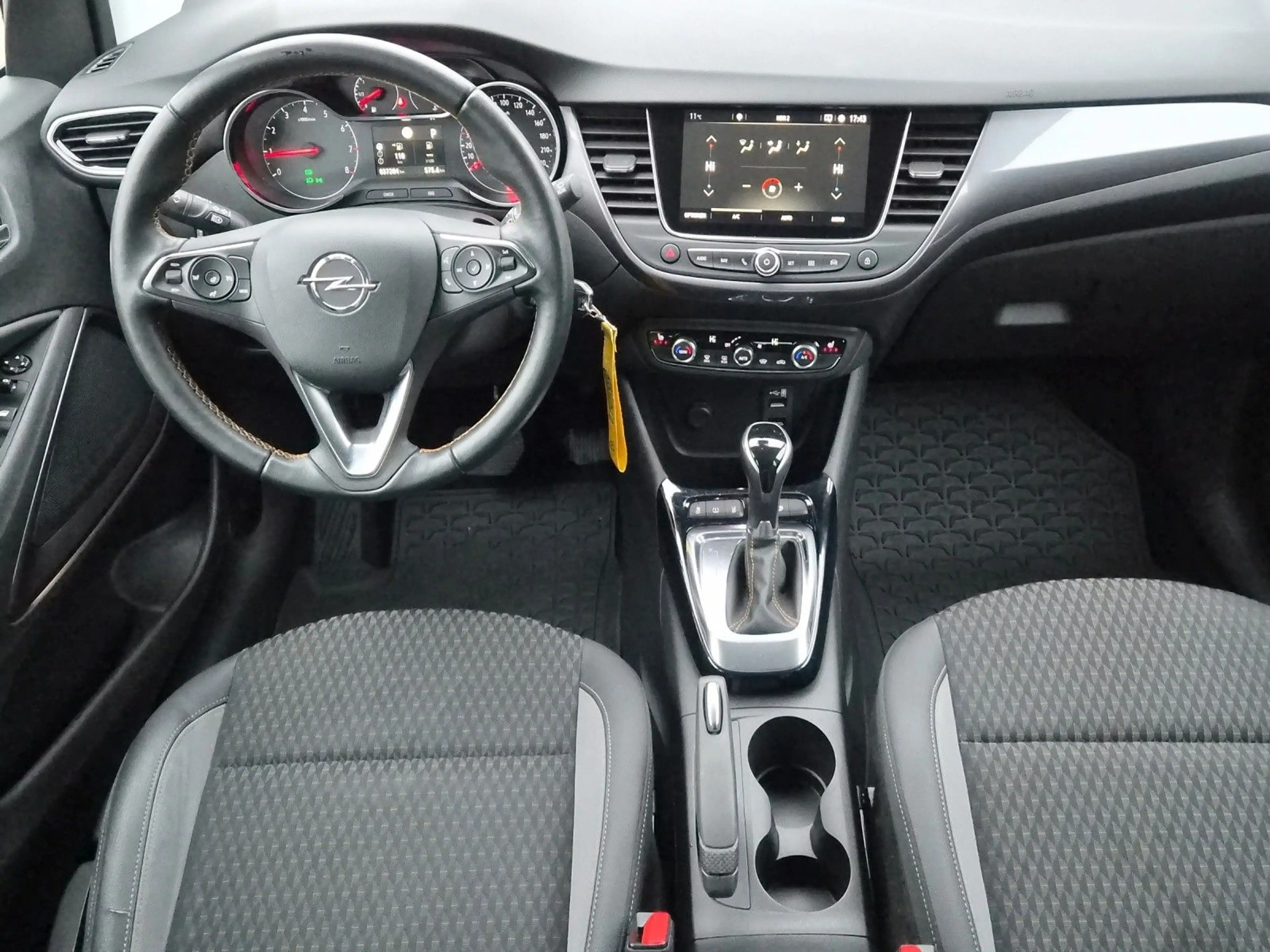 Opel Crossland X Automatik 1 Hand Tüv 07/2028 — photo 12