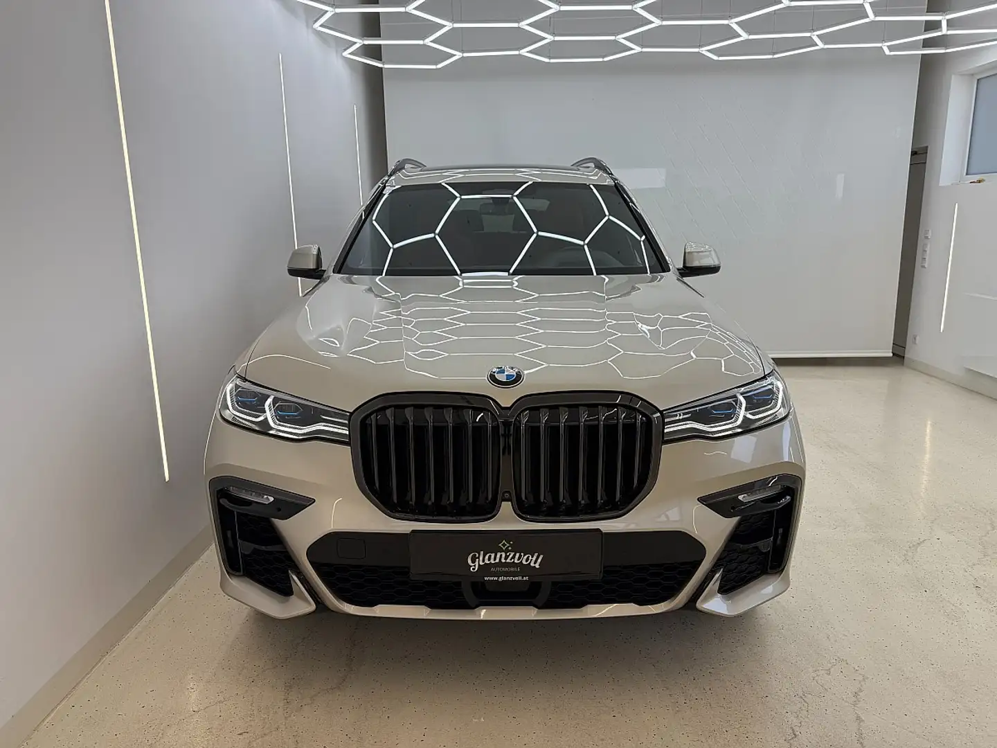 BMW X7 xDrive 30d M-Sport *Individual*6-Sitzer*22-Zoll* Gold - 2