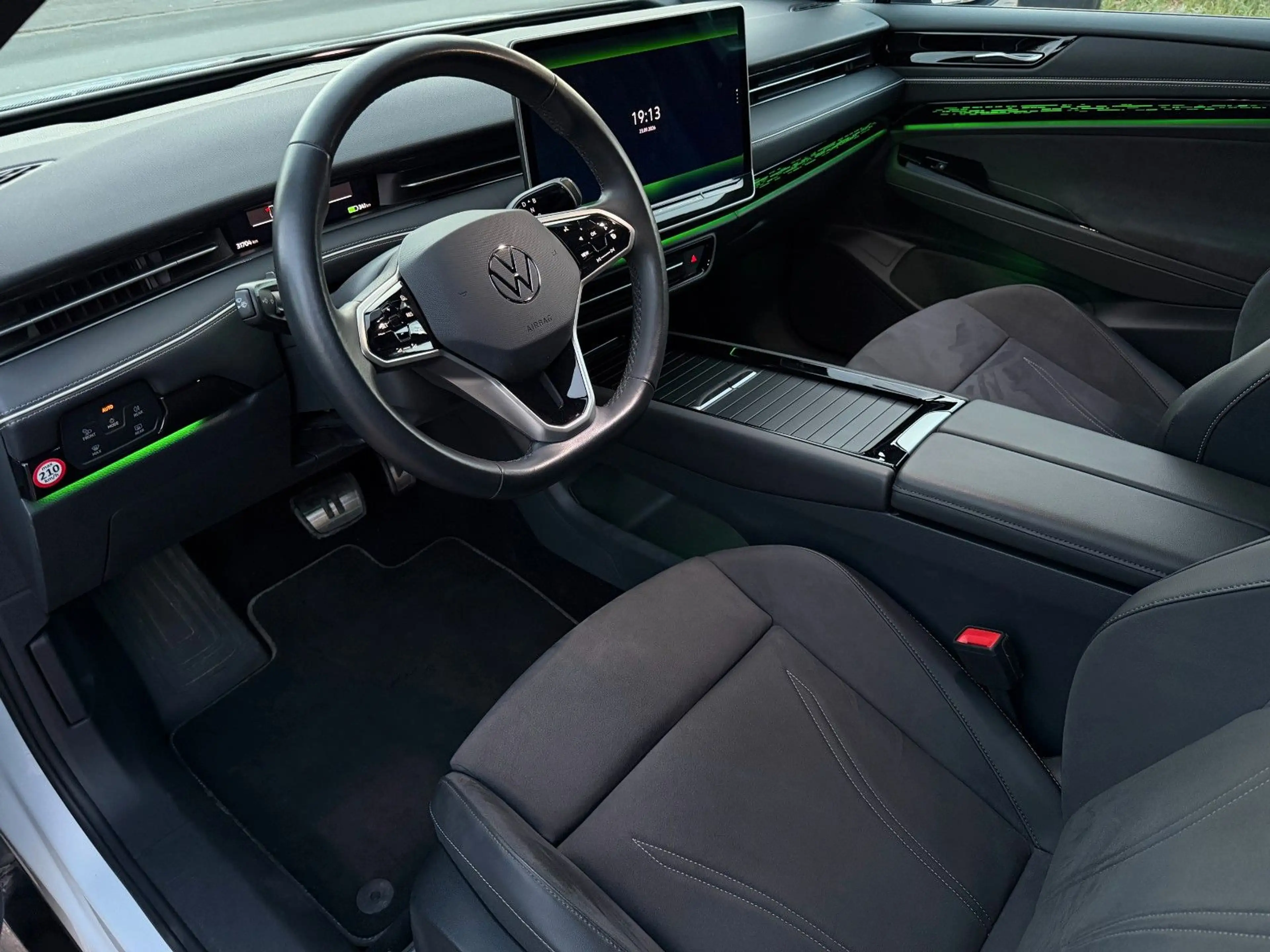 Volkswagen ID.7 Tourer Pro 210 kW AHK*360°*HUD*STDHZ*SIDE* — photo 6
