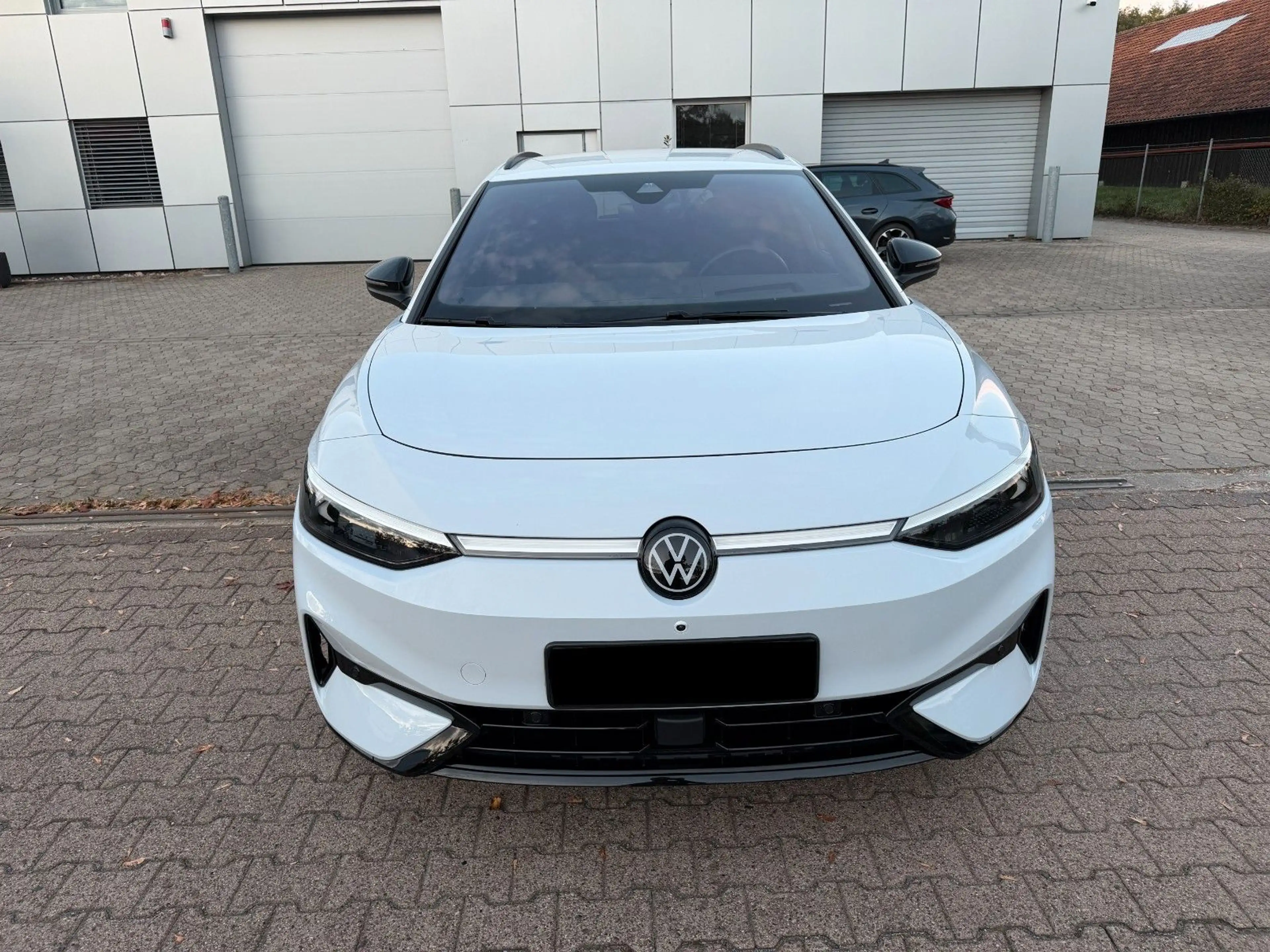 Volkswagen ID.7 Tourer Pro 210 kW AHK*360°*HUD*STDHZ*SIDE* — photo 5